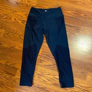 Navy blue yoga legging capris - size xs